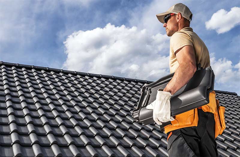 Travaux de couverture et zinguerie - PROBIORENOV : artisan couvreur zingueur en Belgique : Région Flamande, Wallonne et Bruxelles ... Namur, Flandre, Wallonnie, Bruxelles, Liège ....  : Travaux de couverture et faîtage en neuf et en rénovation. Dépannage urgent de fuite sur toit ! Pose et rénovation de toiture en zinc et des différents éléments de zinguerie : gouttière, corniche, bande de rives …. intervention en BELGIQUE : région Flamande, Wallonne et Bruxelles, Namur, Liège …. PROBIORENOV : entreprise de couverture en Belgique