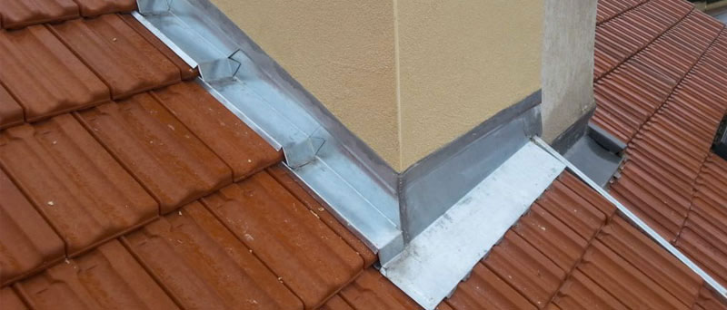 Travaux de couverture et zinguerie - PROBIORENOV : artisan couvreur zingueur en Belgique : Région Flamande, Wallonne et Bruxelles ... Namur, Flandre, Wallonnie, Bruxelles, Liège ....  : Travaux de couverture et faîtage en neuf et en rénovation. Dépannage urgent de fuite sur toit ! Pose et rénovation de toiture en zinc et des différents éléments de zinguerie : gouttière, corniche, bande de rives …. intervention en BELGIQUE : région Flamande, Wallonne et Bruxelles, Namur, Liège …. PROBIORENOV : entreprise de couverture en Belgique